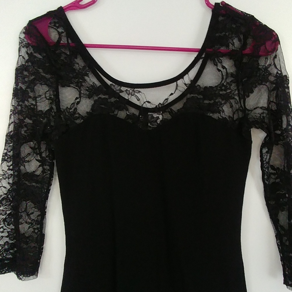 Black mini dress with lace sleeves and neck - Picture 2 of 3